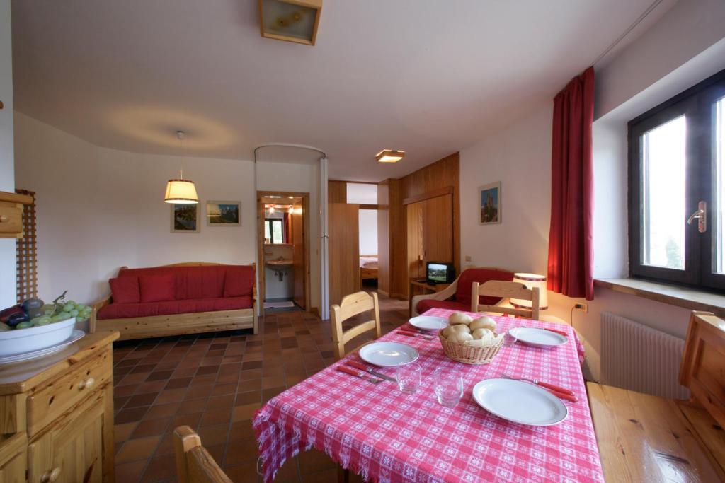 Apartments Gonzaga Canazei Bilik gambar